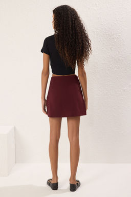 TRENDYOLMILLA Bordo Pilili Fiyonk Detayl? Mini Dokuma Sort Etek TWOSS25SR00067  фото 4