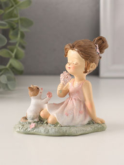Фигурка полистоун «Девчушка с котёнком на лужайке», розовый, 9.5×6.5×8.5 см