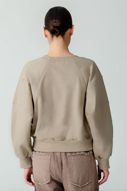 Арт. 15110/5 Свитшот женский укороченный one size (42-50) Цвет:бежевый - Калинка фото 6