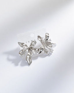 Стильные серьги