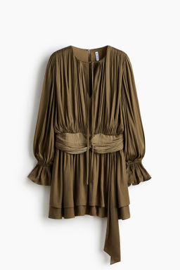 Vestido drapeado con detalle de nudo