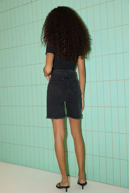 TRENDYOLMILLA Siyah Yuksek Bel Dugme Detayl? Denim Sort TWOSS25SR00204 фото 4