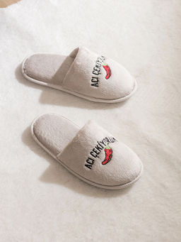 Slogan Nak??l? Pel?? Kad?n Ev Terli?i