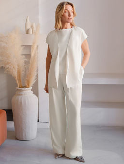 Жилет на запАх с поясом из плотного лиоцелла - Vilatte фото 5