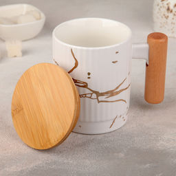 Кружка керамическая с деревянной крышкой «Мираж», 350 мл, цвет МИКС