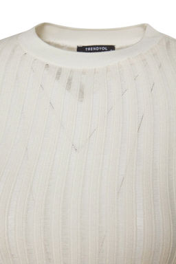 Trendyolmilla Bordo Transparan Triko Gorunumlu Kumas Regular Boy Bisiklet Yaka Orme Bluz TWOAW24BZ00094 фото 12