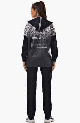 Толстовка из футера комбинированного с принтованной плащевой тканью