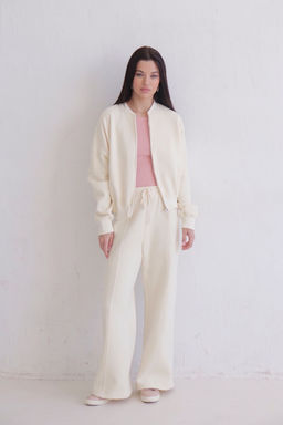 12347 Трикотажный костюм молочный