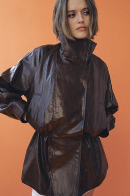 CHAQUETA EFECTO PIEL ZW COLLECTION / Marr?n - Zara фото 4