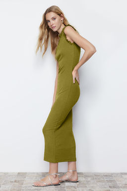 Yag Yesili F?rf?r Detayl? Fitilli Vucuda Oturan Midi Esnek Orme Kalem Elbise TWOSS22EL1569