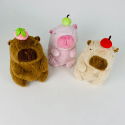 Мягкая игрушка Капибара с ягодой 22 см (арт. YE240618-6)