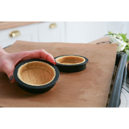 Формы для выпечки тарта Доляна, перфорированные, внутренний d=8.3 см, набор 6 шт., чёрный