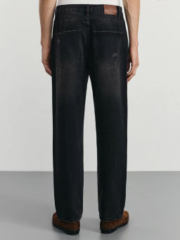 Джинсы straight с эффектом destroyed / Zarina