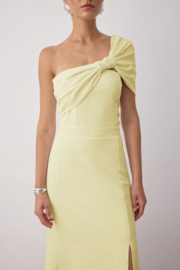 Sar? Vucuda Oturan Asimetrik Yaka Dokuma Maxi S?k Gece Abiye Mezuniyet Elbisesi TPRSS25AE00195 - Trendyolmilla фото 8