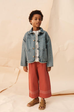 CAZADORA DENIM EFECTO DESGASTADO LIMITED EDITION / Marino / Blanco