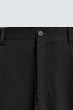 PANTAL?N STRAIGHT FIT CONFORT / Negro