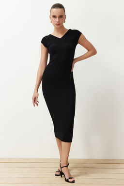 Siyah V Yaka Ay Kol Vucuda Oturan Fitilli Esnek Orme Orme Midi Kalem Elbise TWOSS24EL00818 - Trendyolmilla фото 3