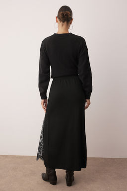 Siyah Triko Dantelli Y?rtmac Detayl? Maxi Etek TWOAW26ET00117