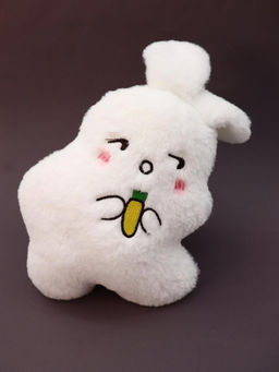 Мягкая игрушка "Crooked Rabbit with a Carrot", 20 см