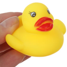 Резиновые игрушки для ванны Крошка Я «Поймай уточку», в наборе сачок, 4 уточки с пищалкой