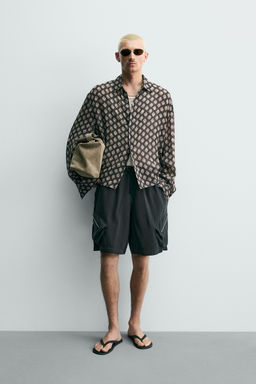 CAMISA FLUIDA ESTAMPADO GEOM?TRICO / Marr?n