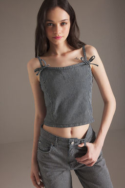 Koyu Mavi Cizgili Kurdele/Fiyonk Detayl? Ince Ask?l? Denim Bluz TWOSS25BZ00480 - Trendyolmilla фото 2