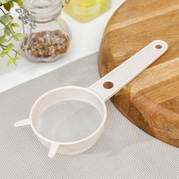 Цена за 3 шт. Сито кухонное Альтернатива, d=7.5 см, малое, пластик, МИКС