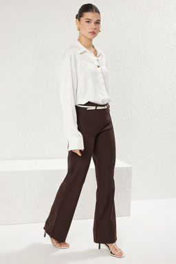 Koyu Kahverengi Dusuk Bel Hafif Flare Dokuma Pantolon TWOSS25PL00078