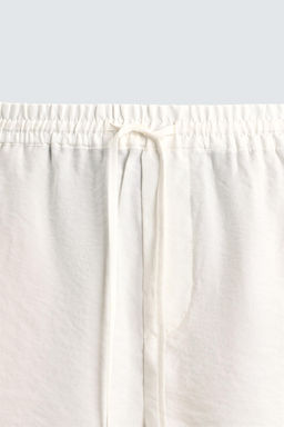 BERMUDA FLUIDA RELAXED FIT / Blanco roto - Zara фото 8