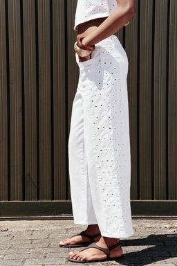 Z1975 WIDE-LEG JEANS WITH PERFORATED EMBROIDERY - Zara фото 3