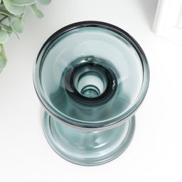 Стеклянный подсвечник на 1 свечу «Подиум», двухсторонний: d=2 см и 7 см, дымка, 8.5×8.5×11 см