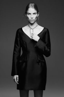 Vestido de sarga con silueta reloj de arena - H&m фото 2