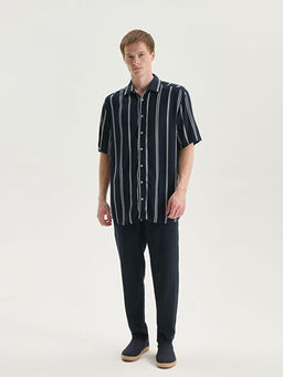 Regular Fit K?sa Kollu ?izgili Erkek G?mlek