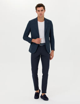 Темно-синие брюки чинос узкого кроя