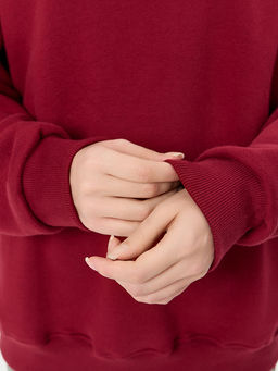 Свитшот женский бордовый с надписью You are enough - Mark formelle фото 5