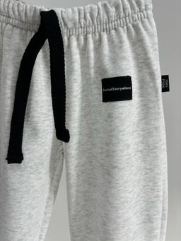 Спортивные штаны на резинке 22-6008 св.серый меланж - Mini maxi фото 9