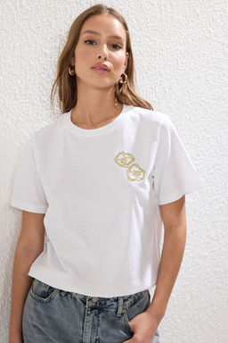 TRENDYOLMILLA Lacivert %100 Pamuk Cicek Nak?sl? Regular/Normal Kal?p Orme T-Shirt TWOSS25TS00042  фото 6