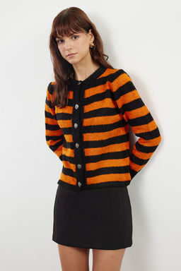TRENDYOLMILLA Siyah Buklet Triko H?rka TWOAW25HI00260