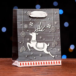 Цена за 12 шт. Пакет ламинированный Белый олень 11,5 х 14,5 х 6 см