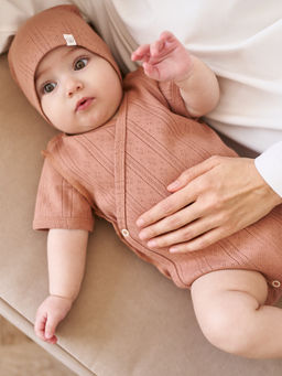 Боди-кимоно с коротким рукавом "Корица" из ажурного хлопка 0+