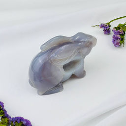 Кролик резной из Агата с жеодой