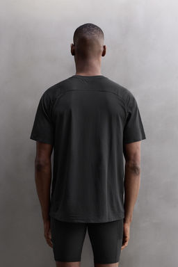 PERFORATED TECHNICAL T-SHIRT - Zara фото 3
