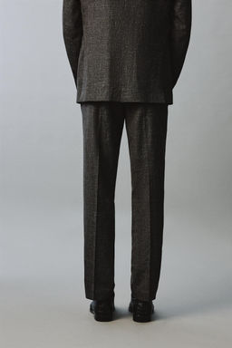 PANTAL?N REGULAR FIT TRAJE ESTRUCTURA / Marr?n oscuro