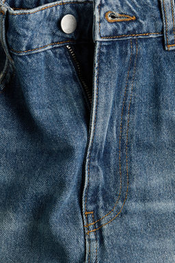 Bermudas denim con detalle cruzado - H&m фото 2