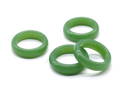 Кольцо из авантюрина зеленого Радуга камня