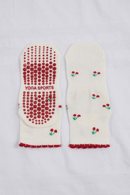 Ekru-K?rm?z? Kirazl? Kayd?rmaz Tabanl? Yoga/Pilates Jakar Orme Corap THMSS26CO00001