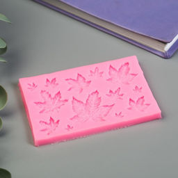 Цена за 2 шт. Молд силикононовый «Кленовые листья» 0,7 х 9,7 х 6,4 см