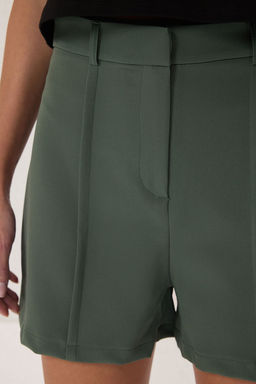 Yesil Nervur Detayl? Dokuma Sort TWOSS23SR00079