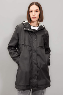 Su Itici Uzun Yagmurluk Polar Astarl? Kapusonlu Fermuarl? C?tc?tl? Cepli Mevsimlik Suni Deri - Defacto фото 2