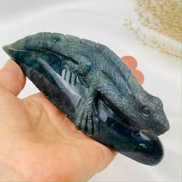 Фигурка резная "Игуана" из Лабрадора